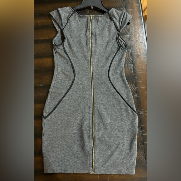 Express size 8 gray dress w black piping and gold zipper - Picture 2 of 9